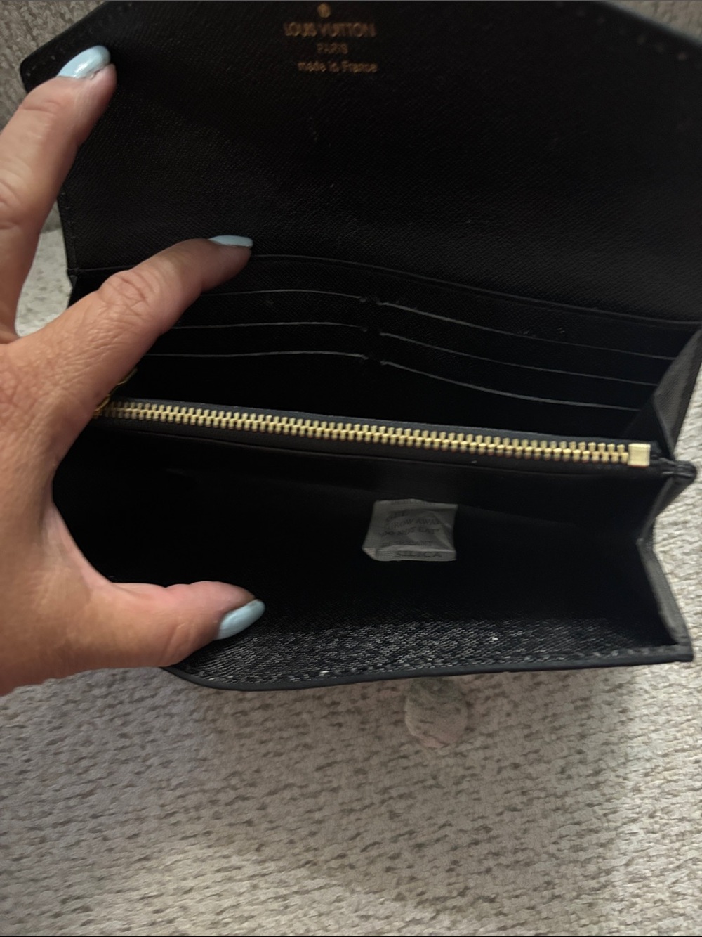*Fashion*Monogram embossed Long black Wallet - Picture 5 of 13